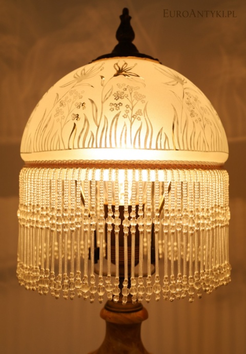 lampa stołowa z kompletnymi szklanymi frędzlami