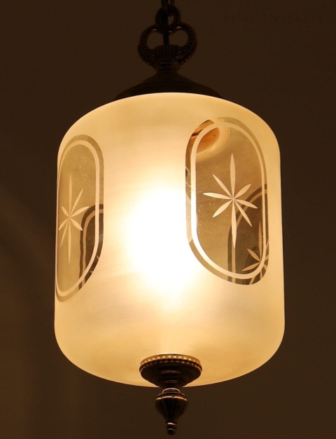 antyczna szklana lampa wisząca z geometrycznymi wzorami