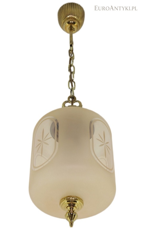 lampa wisząca vintage oglądana od dołu