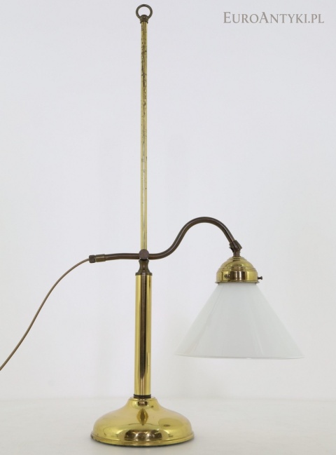 lampa vintage z obracanym ramieniem wokół osi