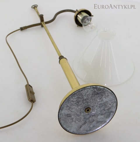mosiężna lampa XL z ruchomym białym kloszem
