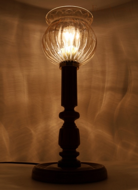 szklany klosz lampy stołowej vintage