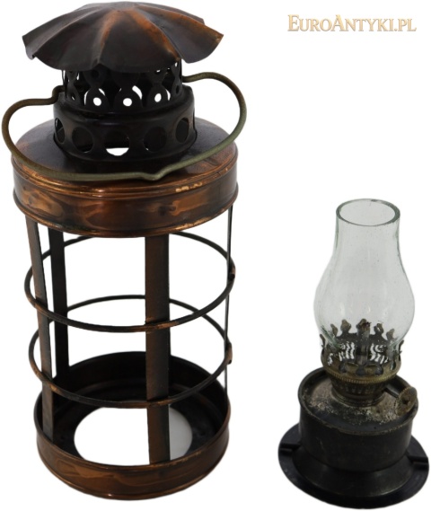 lampka naftowa Made in Hong Kong z wyjętym palnikiem
