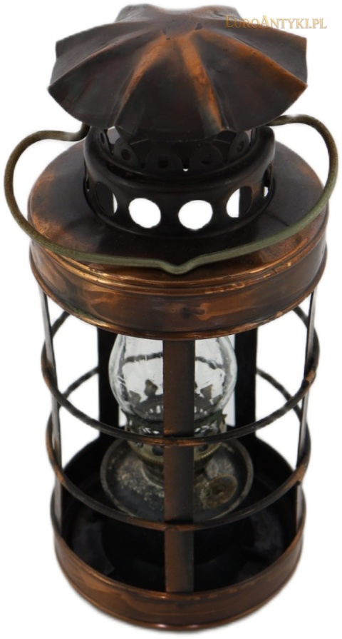 lampka naftowa vintage widziana z góry
