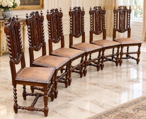 sześć krzeseł neorenesansowych ustawionych łukiem w eleganckiej sali