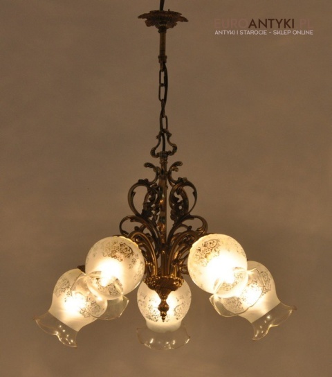 STARY MOSIEZNY ZYRANDOL Z KLOSZAMI LAMPA MOSIADZ
