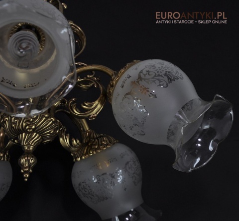 STARY MOSIEZNY ZYRANDOL Z KLOSZAMI LAMPA MOSIADZ