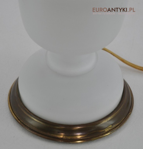 STARA BIALA SZKLANA LAMPKA LAMPA Z BIALEGO SZKLA