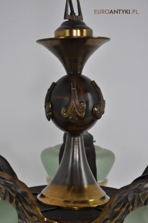 Antyk secesyjny żyrandol do salonu. Zielone klosze z epoki.