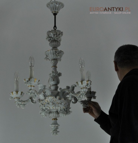 Antyczny porcelanowy żyrandol. Porzellanfabrik Sandizell Höffner & Co.