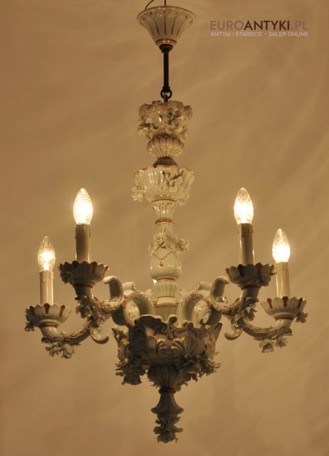 Antyczny porcelanowy żyrandol. Porzellanfabrik Sandizell Höffner & Co.