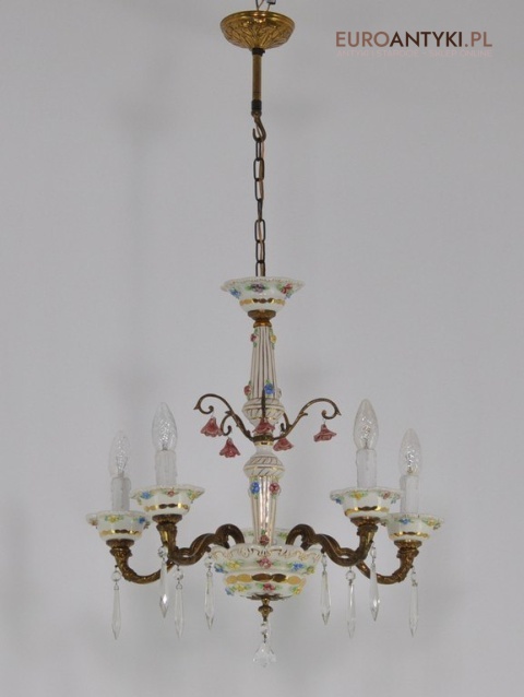 Zabytkowy żyrandol z różyczkami. Antyk do salonu, kuchni, ganku, holu, wiatrołapu.