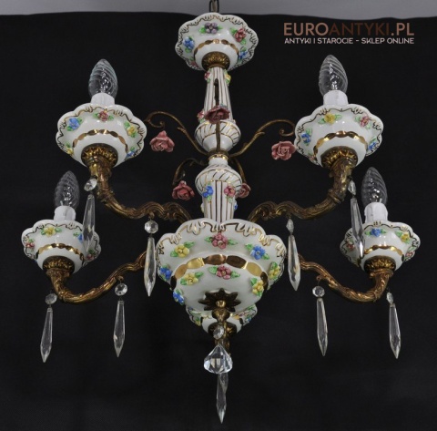 Zabytkowy żyrandol z różyczkami. Antyk do salonu, kuchni, ganku, holu, wiatrołapu.
