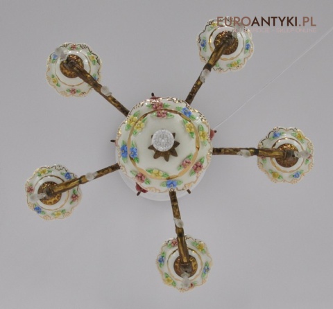 Zabytkowy żyrandol z różyczkami. Antyk do salonu, kuchni, ganku, holu, wiatrołapu.