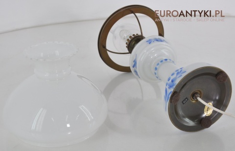 STARA SZKLANA BIALA LAMPKA LAMPA ZE SZKLA x