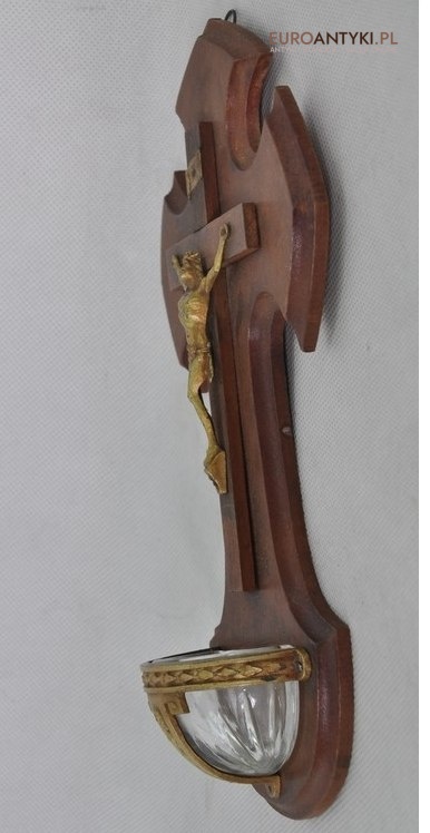 JEZUS CHRYSTUS NA KRZYZU NACZYNKO NA WODE SWIECONA