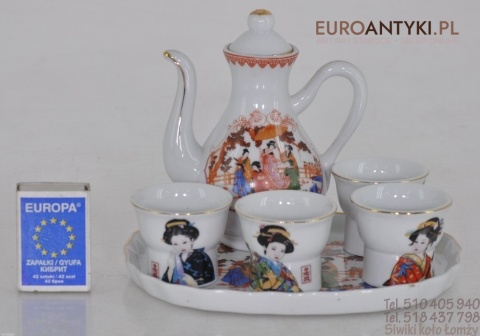STARY JAPONSKI PORCELANOWY KOMPLET DO SAKE