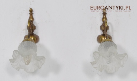 KLASYCZNE KINKIETY Z KLOSZAMI KINKIET Z KLOSZEM x