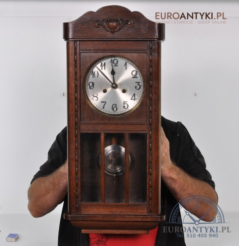 Antyczny zegar skrzyniowy do muzeum dworu zabytkowego wystroju antyk