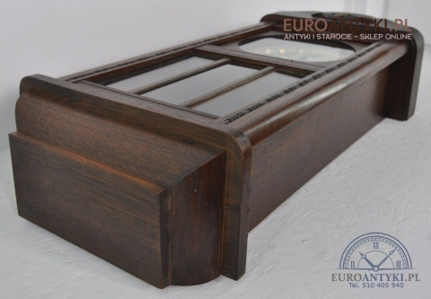 Antyczny zegar skrzyniowy do muzeum dworu zabytkowego wystroju antyk