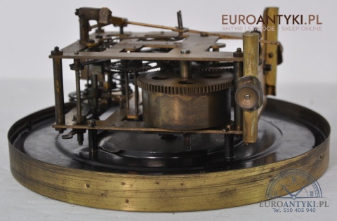 Antyczny zegar skrzyniowy do muzeum dworu zabytkowego wystroju antyk