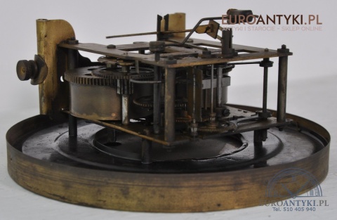 Antyczny zegar skrzyniowy do muzeum dworu zabytkowego wystroju antyk