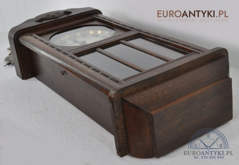 Antyczny zegar skrzyniowy do muzeum dworu zabytkowego wystroju antyk