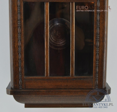 Antyczny zegar skrzyniowy do muzeum dworu zabytkowego wystroju antyk