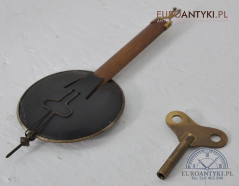 Antyczny zegar skrzyniowy do muzeum dworu zabytkowego wystroju antyk