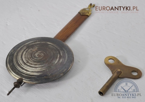 Antyczny zegar skrzyniowy do muzeum dworu zabytkowego wystroju antyk