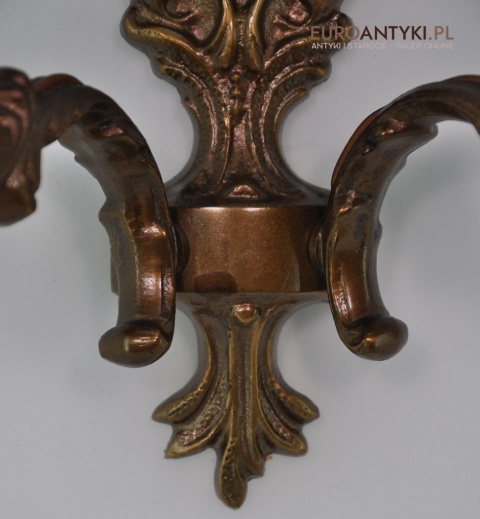 brazowe lampki na sciane