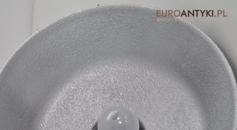 srebne wnętrze lampy przemysłowej