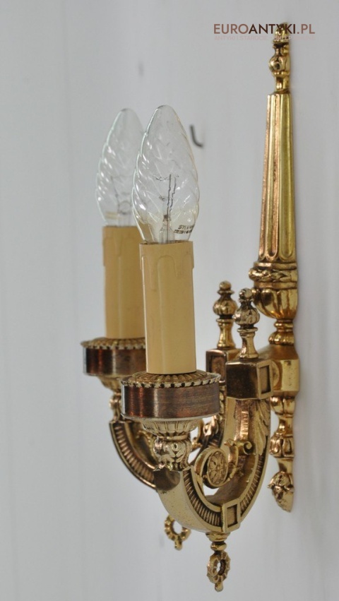 ślicznie zdobiona lampka