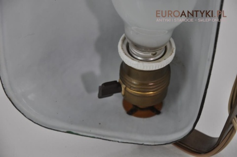 włącznik w oprawce