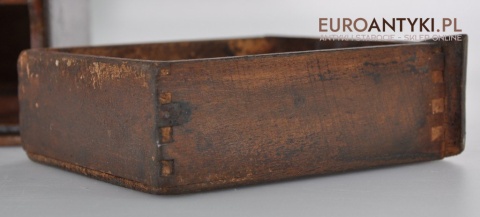 Antyczny młynek do mielienia kawy. QUELITE GARANTIE EN ACIER FORGE R.Z.