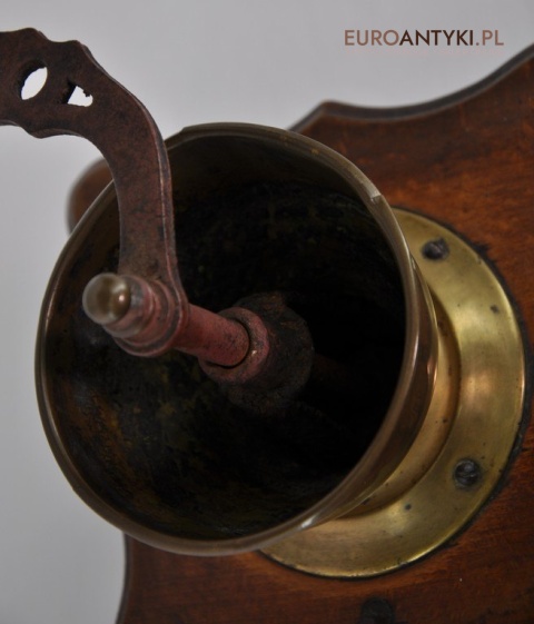 Antyczny młynek do mielienia kawy. QUELITE GARANTIE EN ACIER FORGE R.Z.