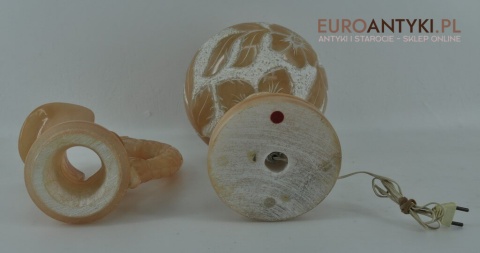 stara marmurowa lampa