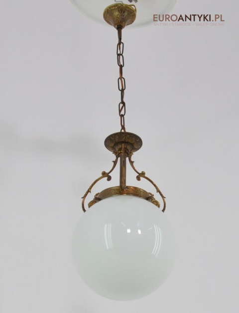 szklany biały klosz