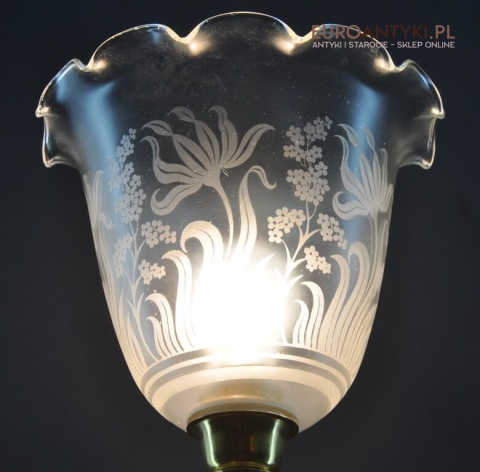 klosza z motywami kwiatowymi