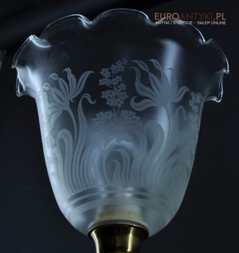 lampa podłogowa salonowa