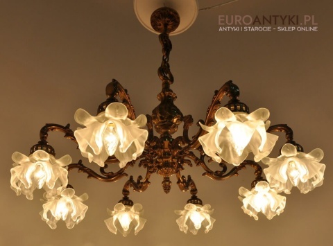 zjawiskowy żyrandol