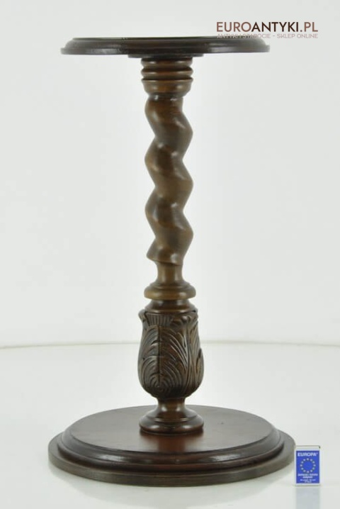 drewniany piedestał