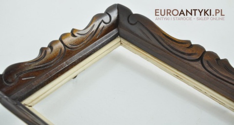 ramka ręcznie rzeźbiona