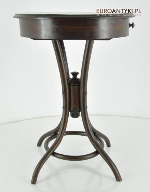 ponadczasowy stoliczek