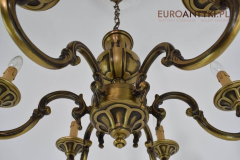 starodawny żyrandol