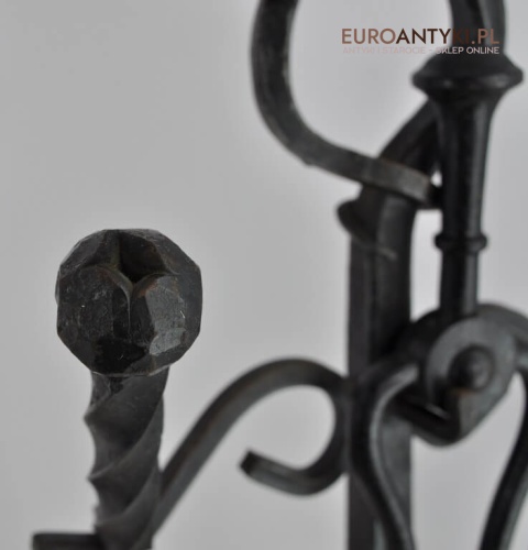 kute narzędzia do kominka