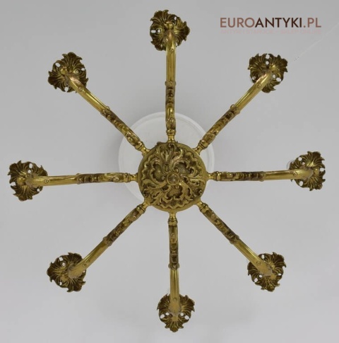 mosiężny żyrandol
