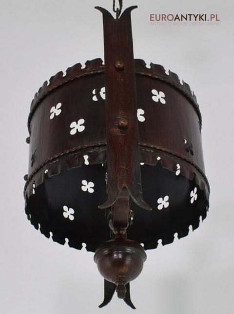 zamkowa lampa