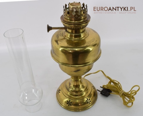 antyczna lampa naftowa