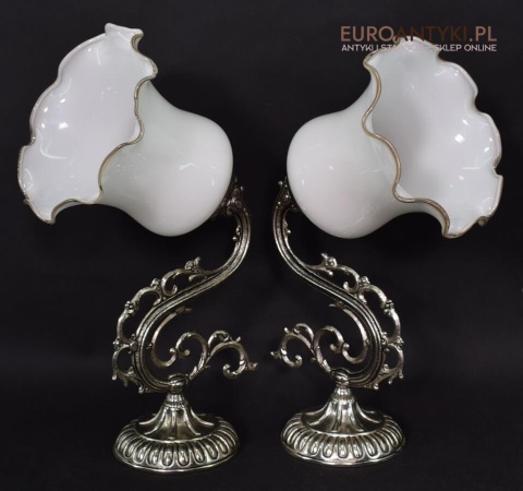 srebrne lampy z kloszami